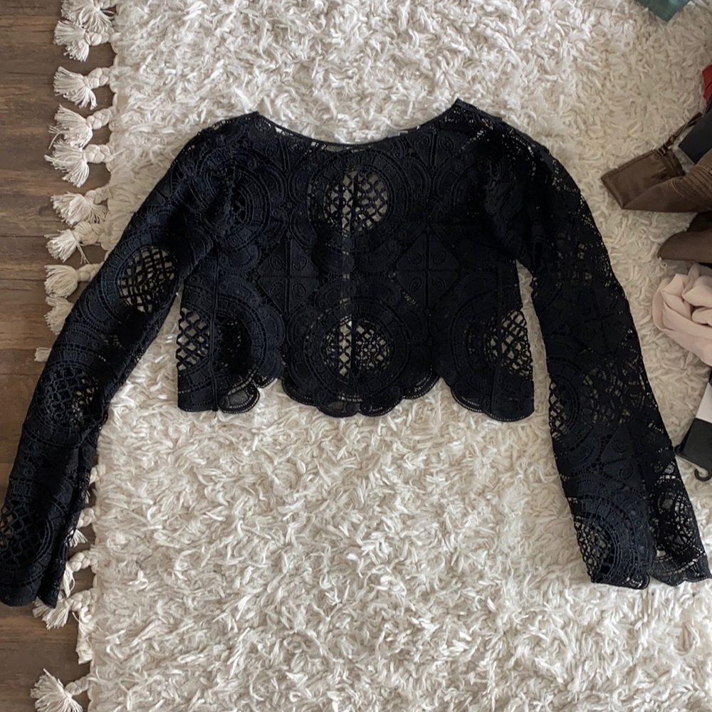 Design Lab Lace Crop Bell Sleeve Top